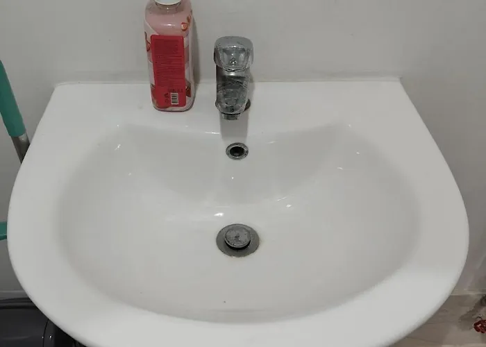 Apartment Cozy Unit At Amani Grand Near Cebu Airport *